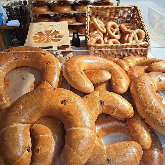 Selbstgemachte Osterkipferl der Bäckerei Haider
