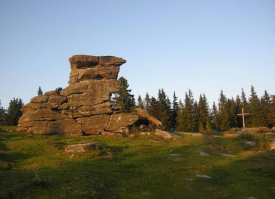 Teufelstein in Fischbach bei Sonnenuntergang